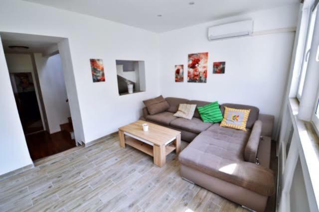 Apartman Martina Betina  Esterno foto